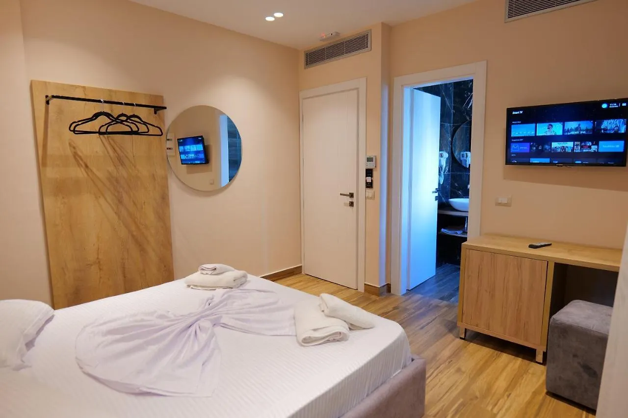****  Hotel Alexander クサミル アルバニア